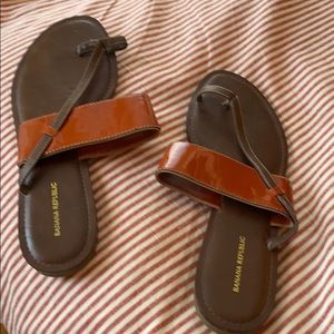 Flat slip-on sandals -GUC